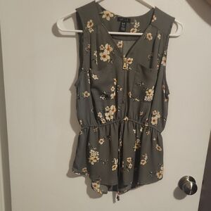 UK2LA Gray Floral Tank Top